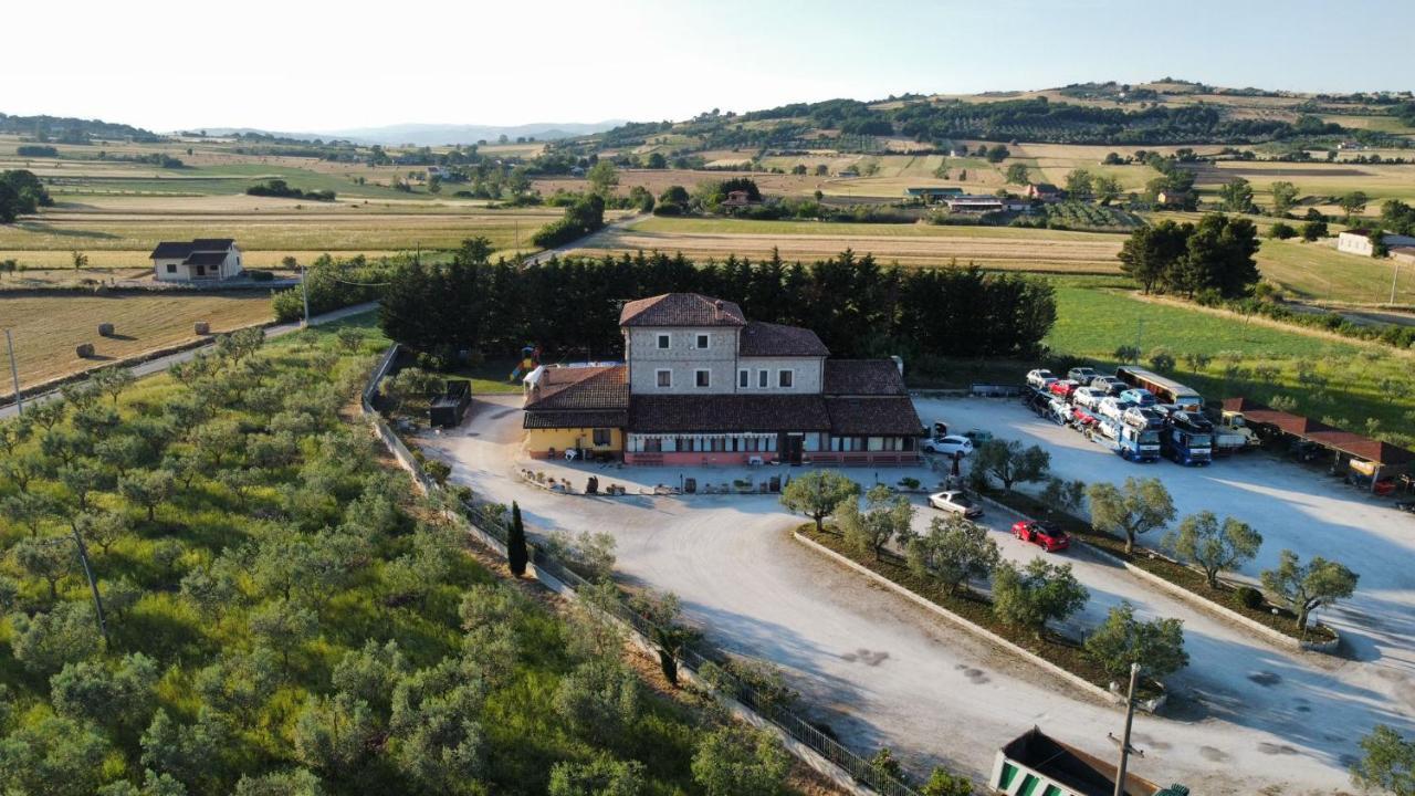 Willa Agriturismo La Vecchia Cascina Di Paolo & Belinda Pietrelcina Zewnętrze zdjęcie