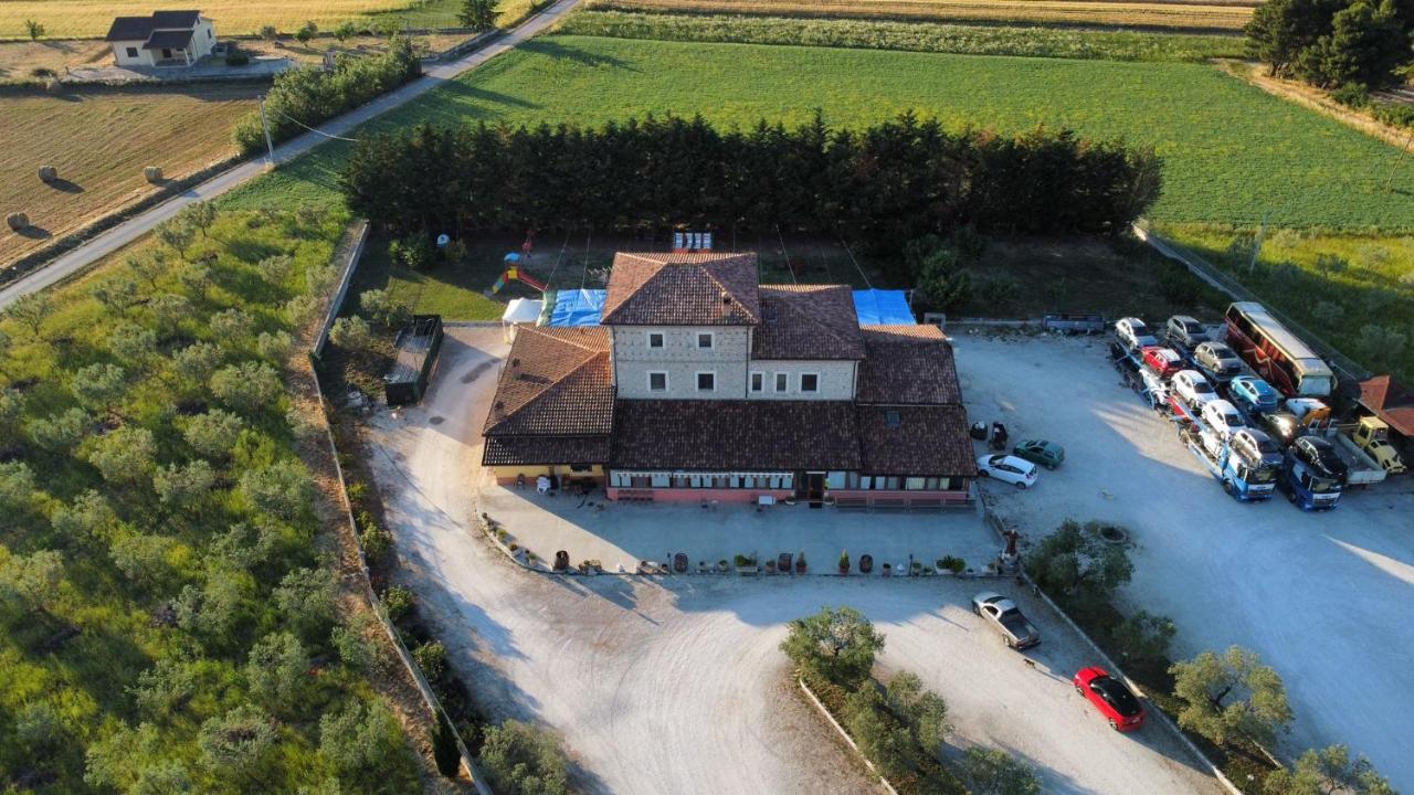 Willa Agriturismo La Vecchia Cascina Di Paolo & Belinda Pietrelcina Zewnętrze zdjęcie