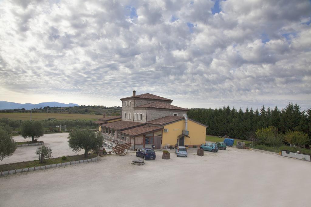 Willa Agriturismo La Vecchia Cascina Di Paolo & Belinda Pietrelcina Zewnętrze zdjęcie