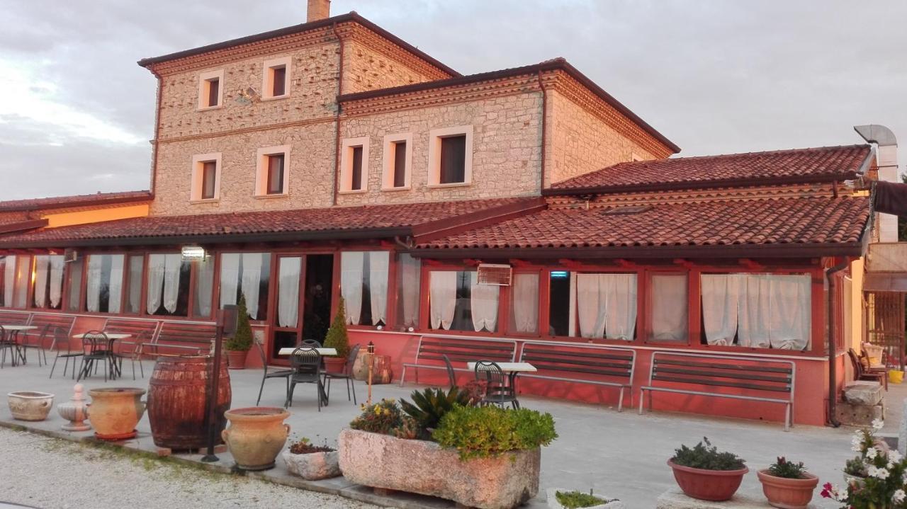 Willa Agriturismo La Vecchia Cascina Di Paolo & Belinda Pietrelcina Zewnętrze zdjęcie