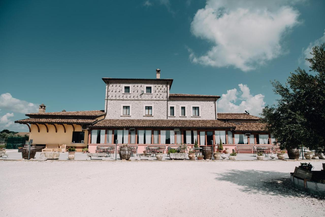 Willa Agriturismo La Vecchia Cascina Di Paolo & Belinda Pietrelcina Zewnętrze zdjęcie